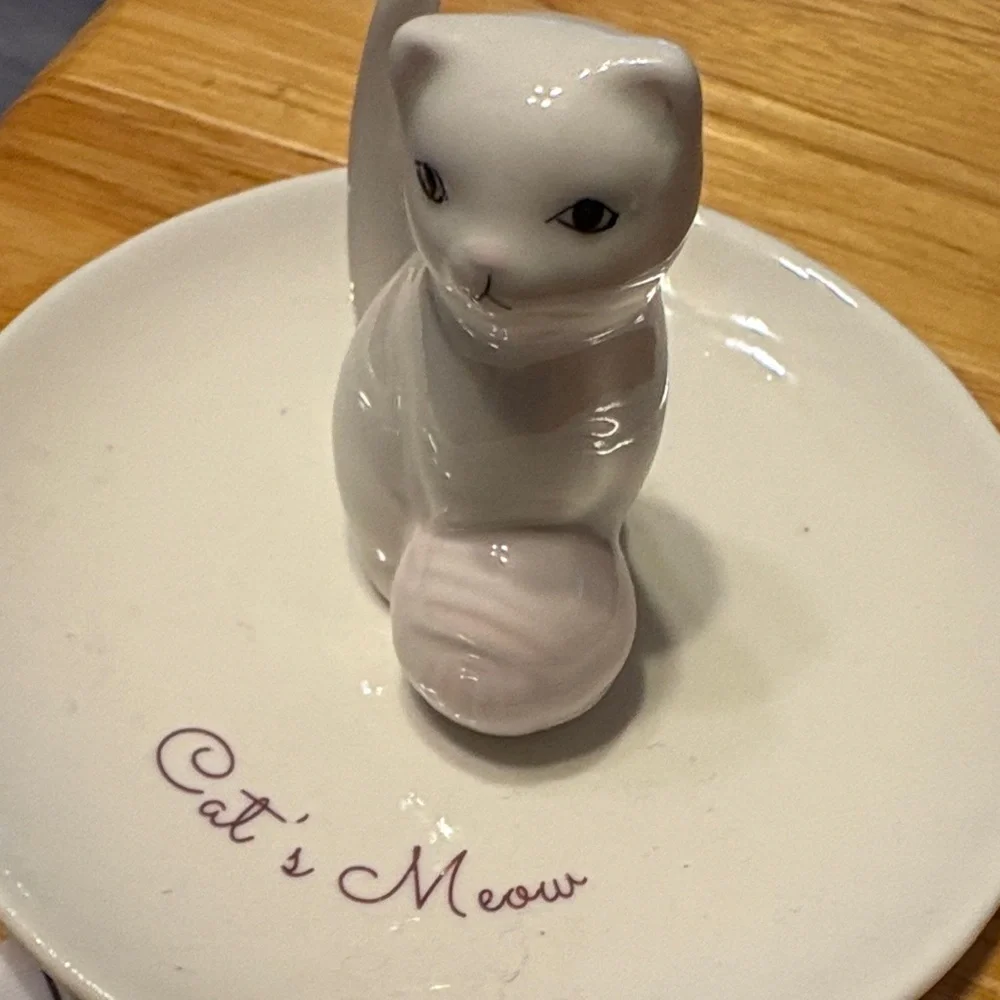 Kohl's White Ceramic Cat Jewelry Dish with Purple Script